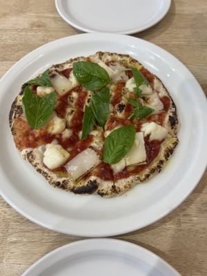 Margherita pizza  at MIMI - Vegan Sweets & Restaurant in Kyoto