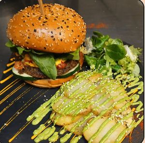  at Logan's Garden in Madrid