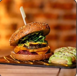  at Logan's Garden in Madrid