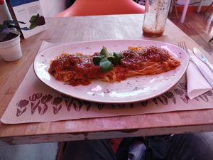  at Logan's Garden in Madrid