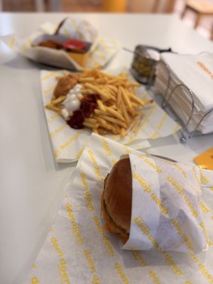   at doen doen burger in Stuttgart