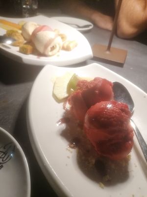 Veganes Granatapfel Eis at Al Dar Syrian Restaurant in Hannover