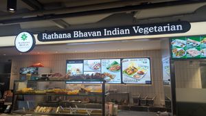 Food counter at Rathana Bhavan Indian Vegetarian Restaurant in North Singapore