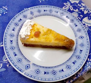 Elderflower lemon cake at Edes Elet Cukraszda in Budapest