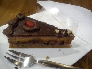 carrot cake with raspberry at Edes Elet Cukraszda in Budapest