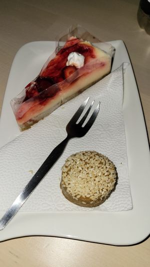  at Edes Elet Cukraszda in Budapest