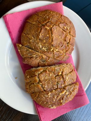 garlic bread at 222 Vegan Cuisine in West London