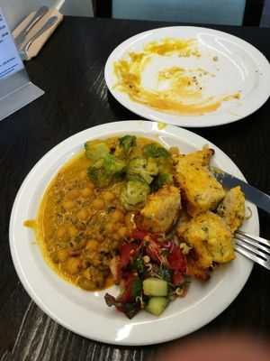 Lunchtime buffer at 222 Vegan Cuisine in West London