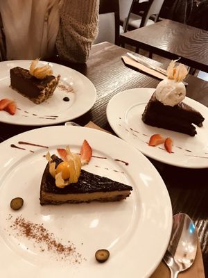 So deliciouuuuus at 222 Vegan Cuisine in West London