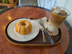 Jeju tangerine bundt cake & cold brew oat latte at The Flexible Baker in Jeju