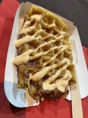 Gaufre salée végane au fromage (vegan 🌱) et sauce spicy truffle mayo 🍄‍🟫 🌱   at VeganPot  in Brussels
