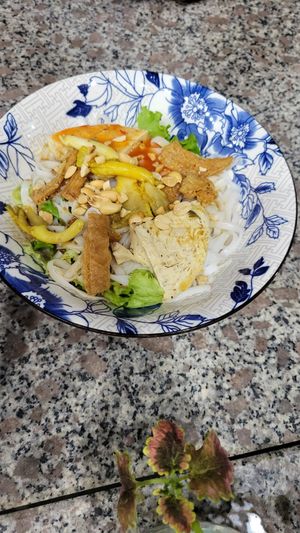 Mi Quang Chay at Quán Chay Xinh in Da Nang