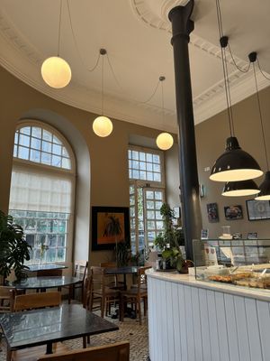 Again   at Alfarroba in Lisbon