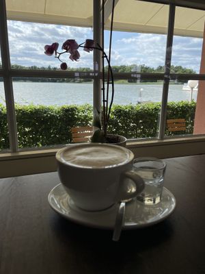 Feinster Cappucino mit Hafermilch.   at Ruppiner Feingebäck in Rheinsberg