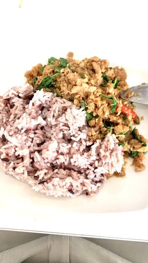 Garlic pepper vegan porkless with rice  at So Vegan    in Pathum Thani