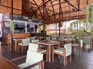 Breezy dining at Santosa Vegan Restaurant in Phuket