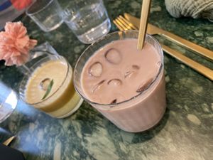 Juice of the day and vegan iced chocolatee  at Lundi au soleil  in Annecy