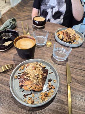 Vegan pain au chocolat at Lundi au Soleil  in Annecy