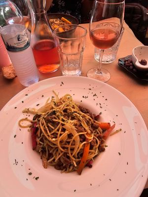 Pasta with veggies and soy chicken. at Restaurante A Cozinha in Praia De Mira
