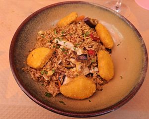 Sautéed rice with vegetables and nuggets. at Restaurante A Cozinha in Praia De Mira