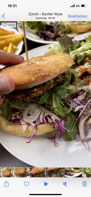 Tofu spinach burger 😍😋😛🚨 at Gartenbeiz zum Gaul in Zurich