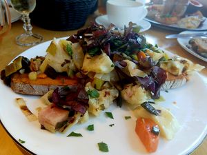 Vegane Stulle - lecker 😋 at Zurueck zum Glueck in Hannover