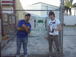Nick McCarthy of Franz Ferdinand fame is down with La Oveja Verde! at La Oveja Verde in Monterrey