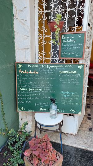 Board with daily specials at Nascente um Gosto de Sol in Belo Horizonte