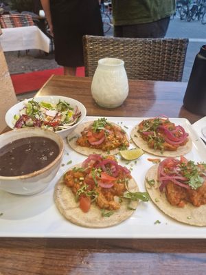 Vegan Tacos, came with a side of Salad and blackbeans at Vamos in Berlin