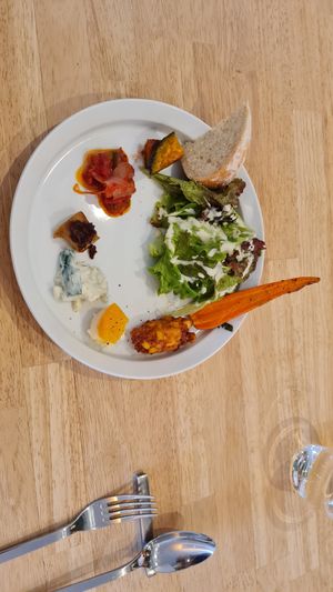 Entree salad of the set menu. The balance of flavours is exquisite 👌 😍 at The Plant Based Dolce in Wakayama