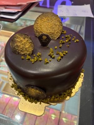 Dubai chocolate cake at Ijysheng (Ximen Branch) - 一之軒 西門店 in Taipei