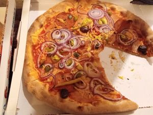 Vegan pizza at Pizza Pinocchio in Vienna