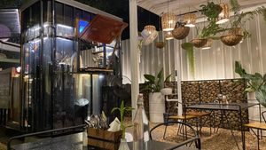 Coffee bar area  at Alra Cafe in Viluppuram