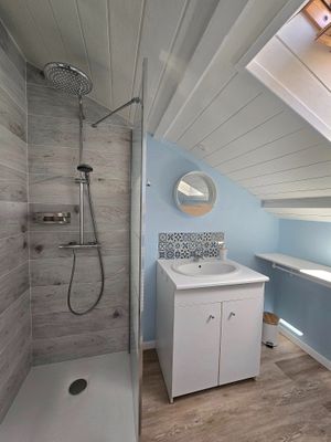 Bathroom with new modern shower. at Vegocéane  in Saint-michel-chef-chef