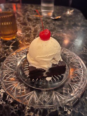 brownie sundae at Vulture in San Diego