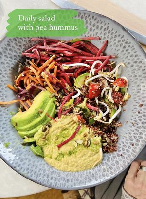 Salad! Not much glucose in there and a little heavy to digest according to all six in our group who had it 🤔  at Fruits and Friends Juicebar in Boras