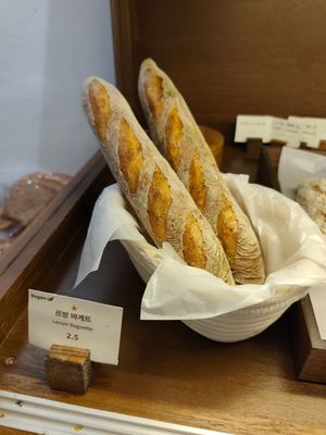 Baguette at Oncle Levain in Seoul