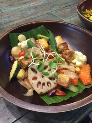 Veggie packed noodles at Mango in Bangkok