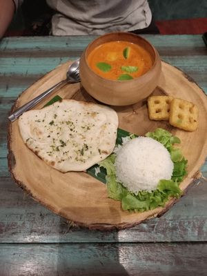 Lentil dhal with mango curry at Mango in Bangkok
