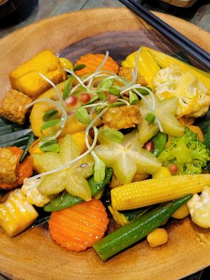 Phad Thai. Tempeh, star fruit and a number of unusual ingredients at Mango in Bangkok
