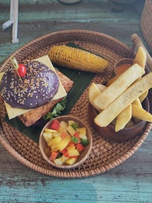 Tempeh burger to avoid, but salad and t'he rest were good at Mango in Bangkok
