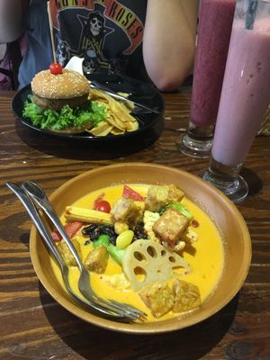 Tempeh curry  at Mango in Bangkok