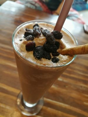 Chocolate Cinnamon Raisin Shake  at Mango in Bangkok