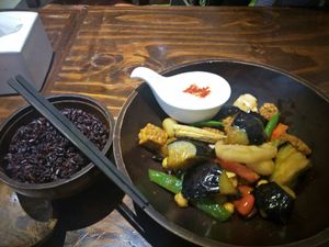 Stir fried mixed veggies with tempeh at Mango in Bangkok