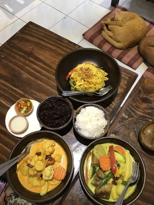 😋🐱 at Mango in Bangkok