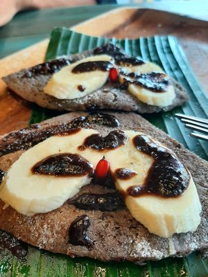 Gluten-free, vegan pancakes with vegan Nutella 195B at Mango in Bangkok