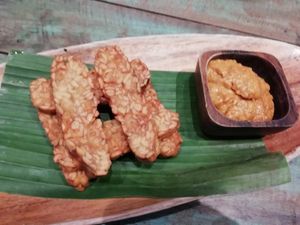 Crispy tempeh at Mango in Bangkok