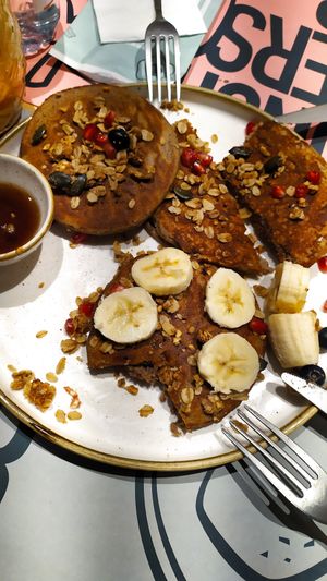 Buchweizenpancakes (leider schon aufgeteilt und angeschnitten 😅) at Brunch Republic in Verona