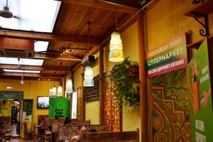 Помимо кафе, в Джаганнате на Кузнецком мосту есть еще и магазин здорового питания, где можно купиь at Jagannath - Kuznetsky Most in Moscow