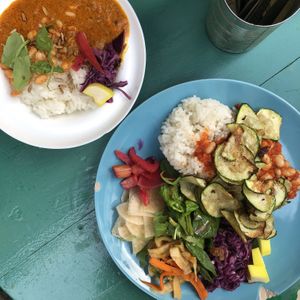 Le Crumble aux pommes était magnifique !  at L'eau Chaude - Het Warm Water in Brussels